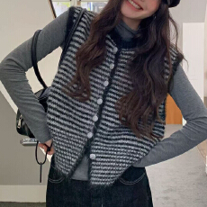 批发韩系撞色条纹马甲针织背心女外穿春季巨好看马夹叠穿上衣