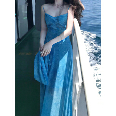 批发法式蓝色碎花吊带<b class='q'>连衣裙</b>子女2026年夏季新款气质海边度假沙滩长裙