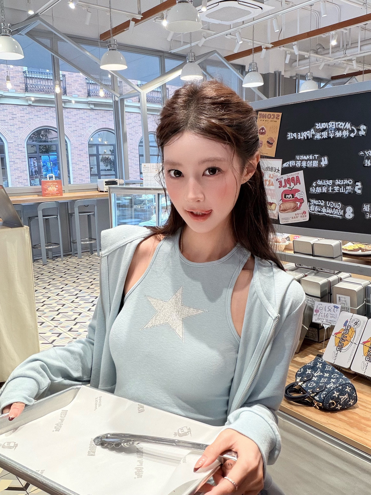 BY32437# 连帽宽松拉链开衫卫衣女秋星星印花修身窄肩背心两件套 服裝批發女裝批發服飾貨源