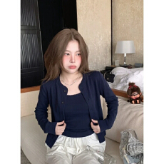 批发藏青色长袖针织开<b class='q'>衫</b>女早秋季2026新款薄款<b class='q'>空调</b><b class='q'>衫</b>短款外套早秋上衣