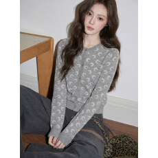 批发韩系设计感月亮提花针织开衫<b class='q'>女</b>早春百搭修身短款毛衣外套上衣