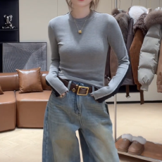 批发磨毛圆领拼色显瘦长袖打底<b class='q'>T</b><b class='q'>恤</b>女冬季新款时尚百搭修身设计感上衣