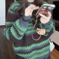 批发小众设计宽松圆领撞色条纹毛衣女<b class='q'>冬</b>季新款复古松弛感洋气针织衫