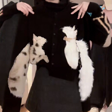 批发【两只小猫】休闲保暖软糯针织毛衣2025秋冬新款设计圆领开衫上衣