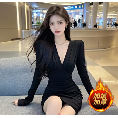 批发法式赫本风黑色方领长袖连衣裙女<b class='q'>秋</b>冬气质女神范收腰显瘦包臀短裙