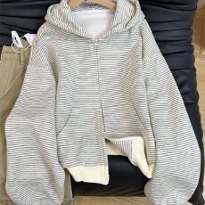 批发早秋韩系灰色<b class='q'>条纹</b>连帽卫衣外套女秋季2026新款巨好看小众长袖上衣