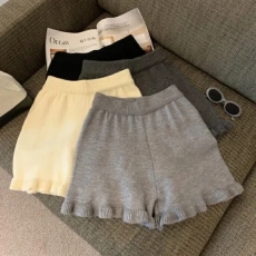 批发北极绒洗水 秋<b class='q'>冬</b>复古木耳边针织短裤2025新款韩版百搭纯色阔腿裤