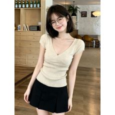 批发韩系交叉V领正肩短袖针织衫女2026夏季修身显瘦<b class='q'>甜美</b>百搭短款上衣