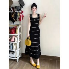 批发法式撞色条纹U领吊带针织<b class='q'>连衣裙</b>夏季修身显瘦气质<b class='q'>性感</b>包臀长裙女