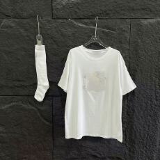 批发双C钉珠短袖T恤（配<b class='q'>袜子</b>）