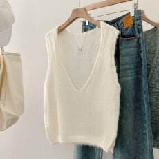 批发实拍大码女装2025新款复古软糯慵懒风针织衫高级感v领马甲背心女