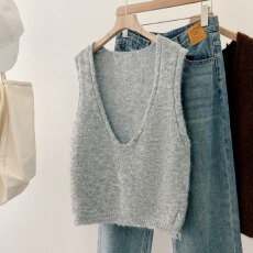 批发实拍大码女装2025新款复古软糯慵懒风针织衫高级感v领马甲背心女