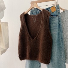 批发实拍大码女装2025新款复古软糯慵懒风针织衫高级感v领马甲背心女