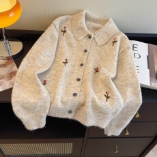 批发实拍大码女装小香风刺绣毛衣秋冬季百搭宽松软糯针织开衫上衣女