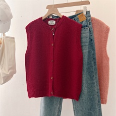 批发实拍<b class='q'>大码</b>女装秋冬新款单排扣针织马甲宽松时尚显瘦无袖毛衣背心女