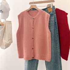 批发实拍<b class='q'>大码</b>女装秋冬新款单排扣针织马甲宽松时尚显瘦无袖毛衣背心女