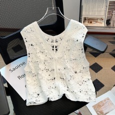 批发实拍大码女装2026夏季新款勾花镂空背心马甲女设计感无袖<b class='q'>开衫</b>上衣