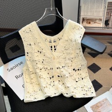 批发实拍大码女装2026夏季新款勾花镂空背心马甲女设计感无袖<b class='q'>开衫</b>上衣