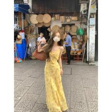 批发雏菊幻境黄色碎花荡领收腰显瘦<b class='q'>印花</b>吊带长裙