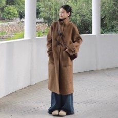 批发牛角扣呢子大衣女2025新款毛呢外套小个子<b class='q'>赫本</b><b class='q'>风</b>高级感气质正流行