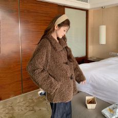 批发高级复古羊羔毛<b class='q'>外套</b>女秋冬新款洋气慵懒皮毛一体羊羔绒休闲厚大衣