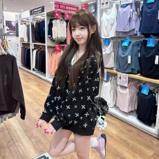 批发时尚设计十字满印连帽<b class='q'>男</b>女小众外套薄款外衣