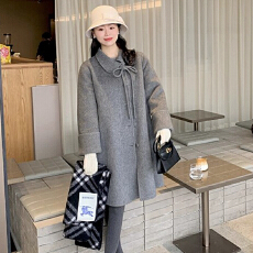 批发灰色设计感大衣女秋冬<b class='q'>新款</b>复古高级感韩系中长款时尚毛呢斗篷外套