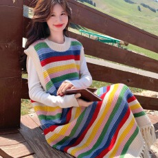 批发实价早秋穿搭一整套巨好看彩虹条纹流苏<b class='q'>连衣裙</b>打底针织衫两件套装