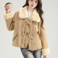 批发卡其色拼接毛领羊羔毛外套女<b class='q'>秋</b>冬款高级感通勤百搭毛茸茸上衣