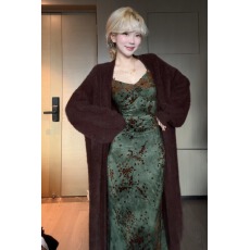 批发法式高级感绿色碎花吊带连衣裙子女装早秋季流行氛围感穿搭一整套