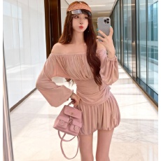 批发法式温柔风超好看一字肩上衣短裤两件套装一整套ootd穿搭2026冬季