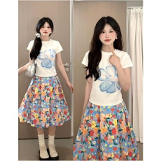 批发多巴胺海边穿搭套装女夏季花朵短袖T恤上衣碎花蓬蓬<b class='q'>花苞</b>半身<b class='q'>裙</b>子