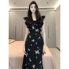 批发高级感法式小飞袖碎花<b class='q'>连衣裙</b>子女装2026新款夏季小众韩系黑色长裙