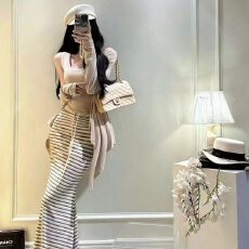 批发2026春季上新纯色长袖开衫吊带<b class='q'>打底</b><b class='q'>背心</b>松紧腰高腰半身裙三件套装