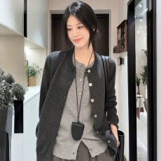 批发包芯纱 通勤风灰色假两件圆领针织衫女秋季轻熟小众不撞款小上衣
