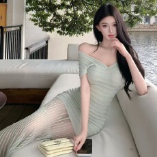 批发<b class='q'>韩国</b>东大门新款气质大V领修身鱼尾长款包臀裙收腰显瘦针织连衣裙