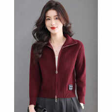 批发2026春秋新款针织开衫翻领短款小个子中年<b class='q'>妈妈</b>装毛衣端庄大气外套