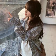 批发实价格纹格子衬衫外搭女秋季新款小众韩系百搭宽松慵懒风衬衣<b class='q'>外套</b>
