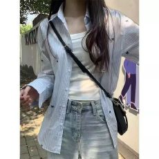 批发蝴蝶结印花衬衫女春<b class='q'>秋</b>新款宽松长袖设计感蓝色百搭条纹衬衣上衣