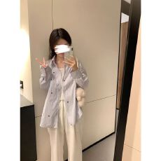 批发蝴蝶结印花衬衫女春<b class='q'>秋</b>新款宽松长袖设计感蓝色百搭条纹衬衣上衣