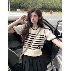 批发已出货 法式拼接条纹<b class='q'>假两件</b><b class='q'>针织衫</b>女夏季新款甜美泡泡袖上衣服