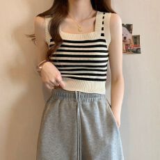 批发已出货 宽<b class='q'>肩带</b>冰丝条纹吊带背心女新款内搭短款方领无袖薄上衣