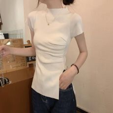 批发已出货 气质修身<b class='q'>圆领</b>短袖<b class='q'>针织</b>衫女新款显瘦开叉设计感夏季上衣