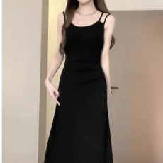 批发已出货 吊带连衣裙女装2026年夏季新款法式设计感小众<b class='q'>中长款</b>裙子