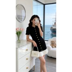 批发已出货荷叶边黑色针织<b class='q'>百褶</b><b class='q'>短裙</b>女夏装小个子轻熟优雅风收腰连衣裙