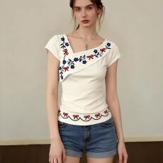 美式复古白色斜肩刺绣短袖设计感小众女t恤