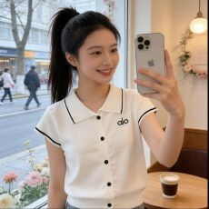 批发2026年夏季新款百搭洋气时尚减龄翻领拼色<b class='q'>针织</b>短袖<b class='q'>开衫</b>