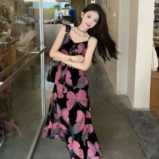 批发已出货气质2026辣妹风蝴蝶吊带连衣裙夏季修身收腰<b class='q'>包臀</b>A字<b class='q'>长裙</b>子