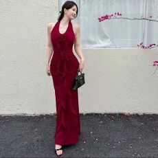 批发已出货优雅挂脖吊带连衣裙女夏季新款辣妹性感露背气质收腰<b class='q'>长裙</b>