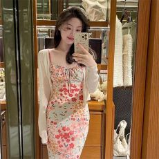 批发已出货粉色碎花吊带连衣裙子女夏季2026年新款开春气质<b class='q'>包臀</b><b class='q'>长裙</b>